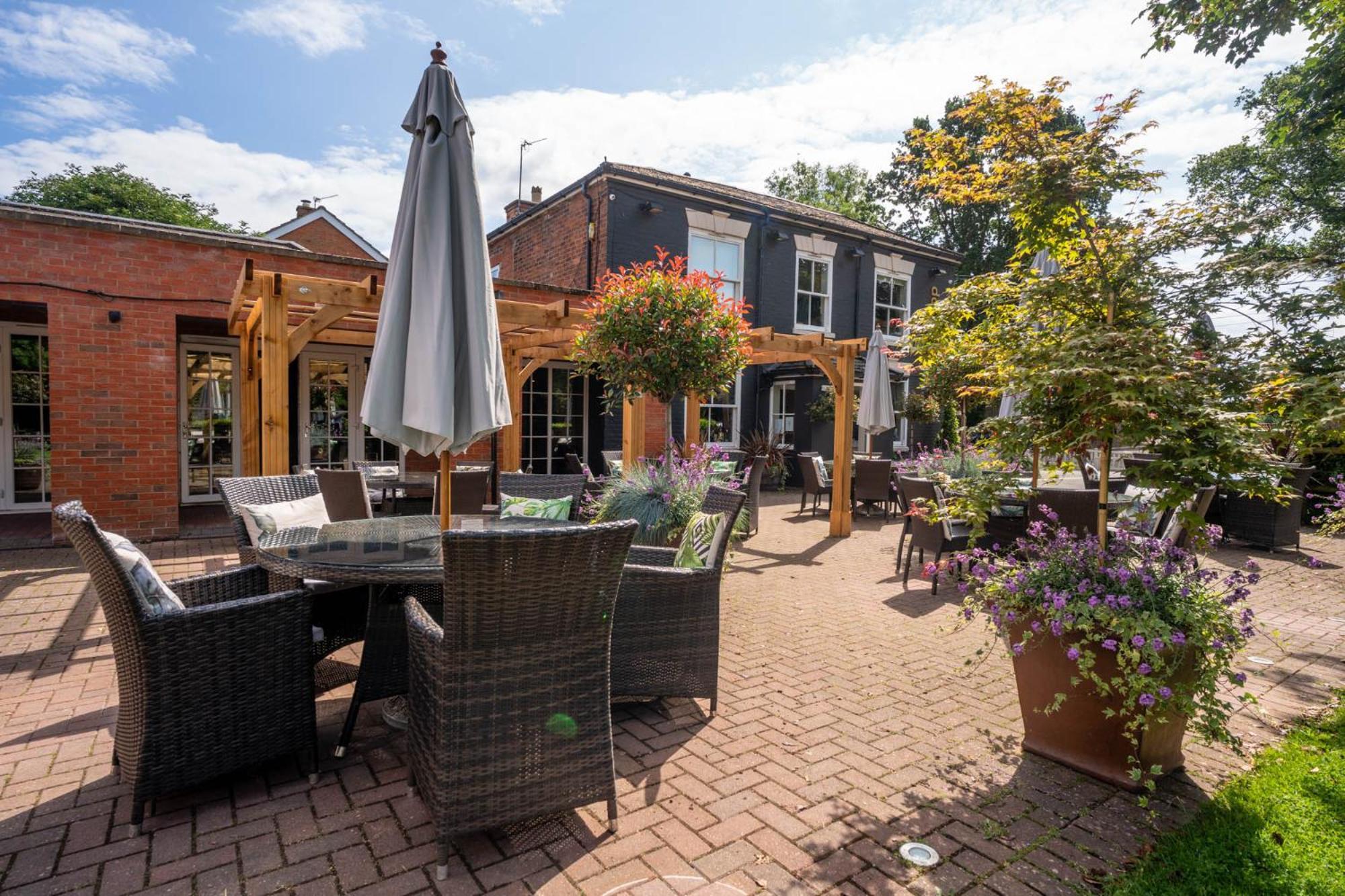 The Dewdrop Inn Bransford Exterior photo